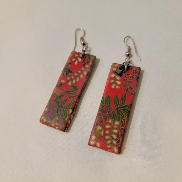 Red Dangle Drop Earrings Floral Elegant Lightweight, Handcrafted by Artisan - Picture 1 of 3